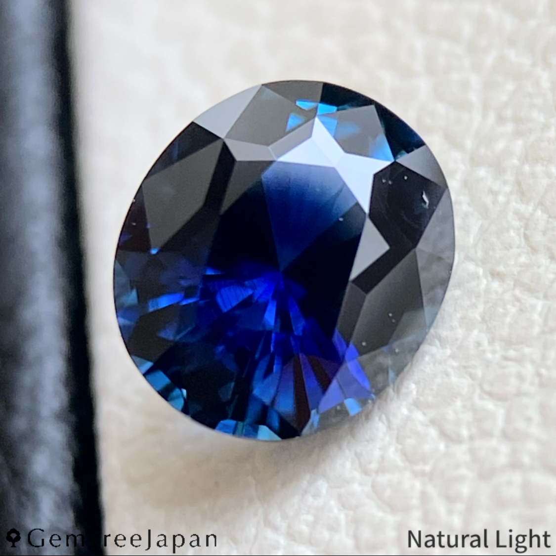 "Dark Peacock" Sapphire 0.744ct / Madagascar