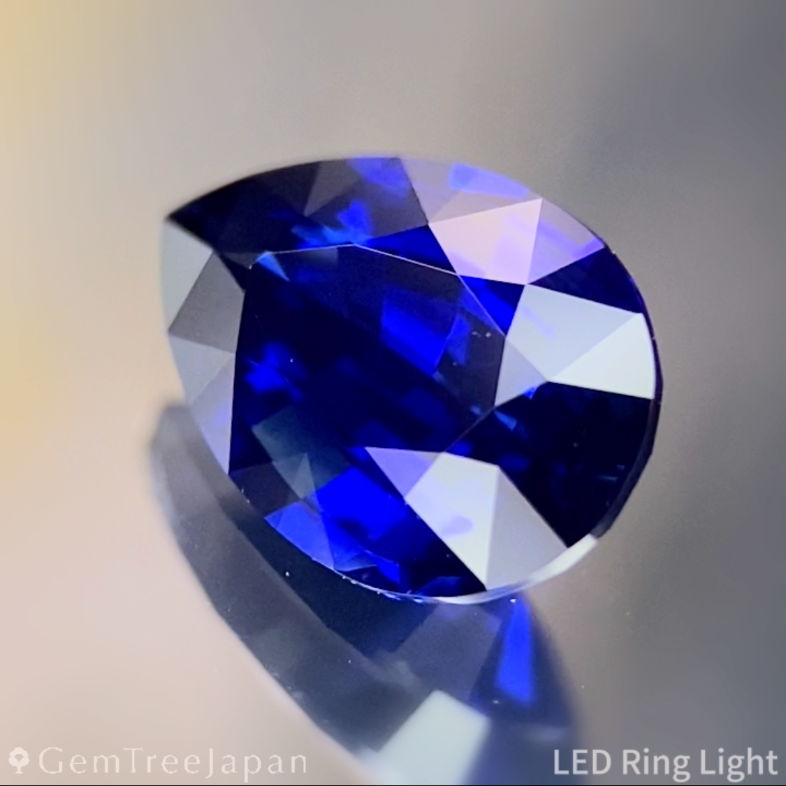 Royal Blue Sapphire 1.050ct / Burma