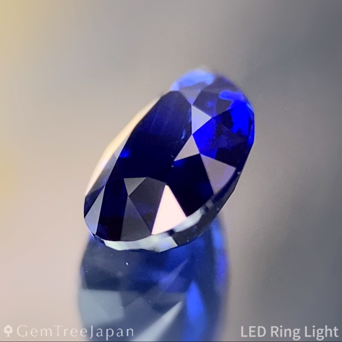 Royal Blue Sapphire 1.050ct / Burma