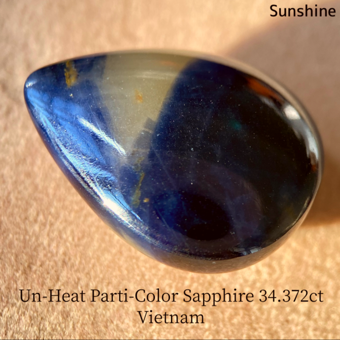 Un-Heat Parti-Color Sapphire 34.372ct / Vietnam