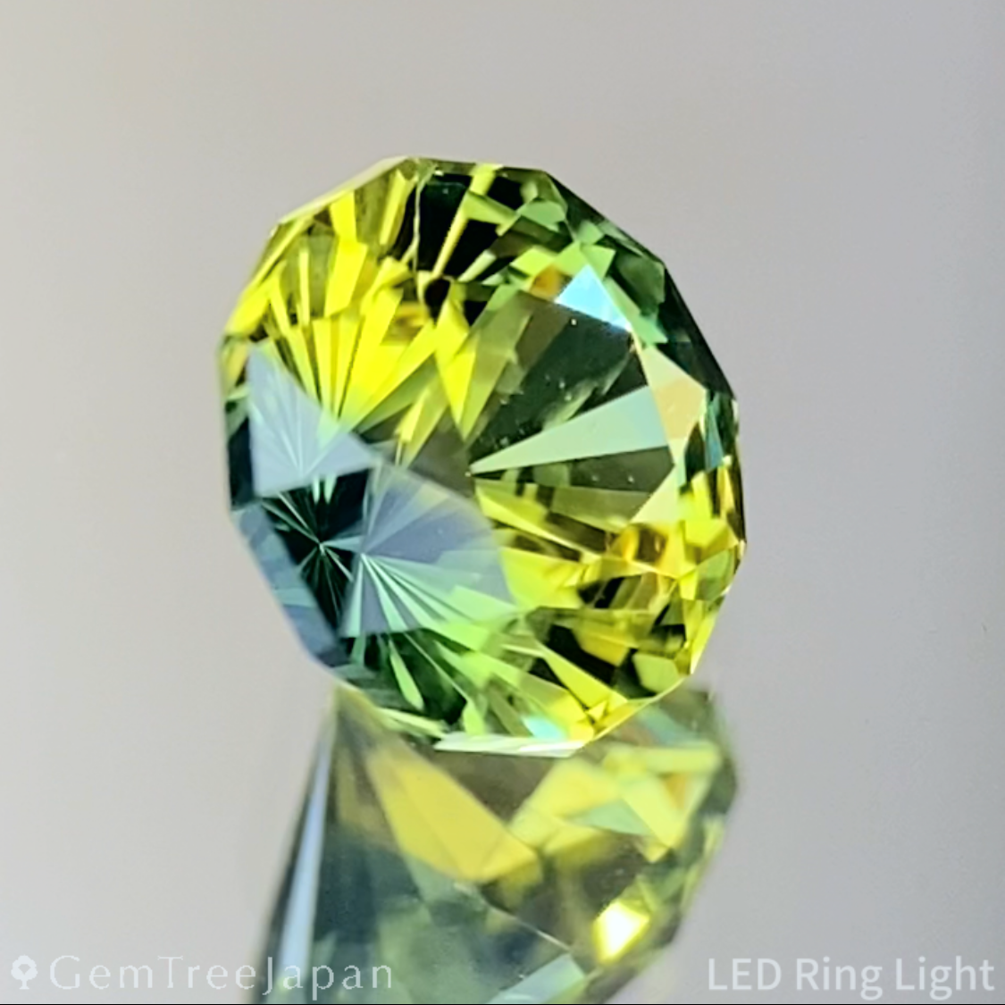 Parti-Color Sapphire 0.701ct / Madagascar