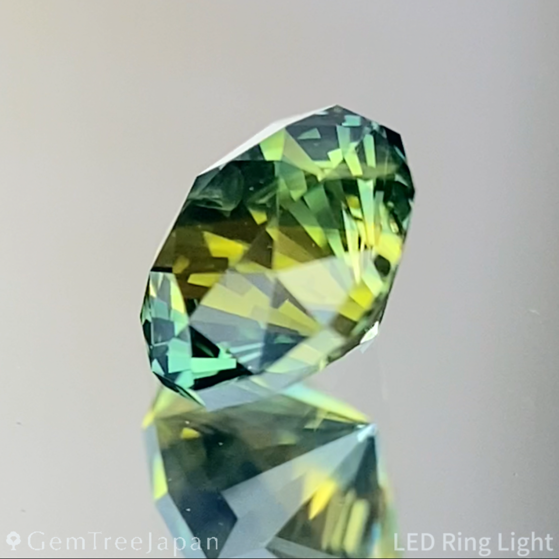 Parti-Color Sapphire 0.701ct / Madagascar