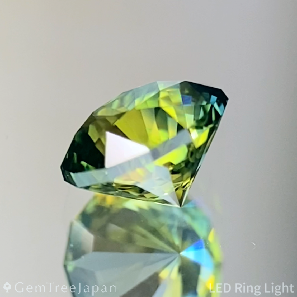Parti-Color Sapphire 0.701ct / Madagascar