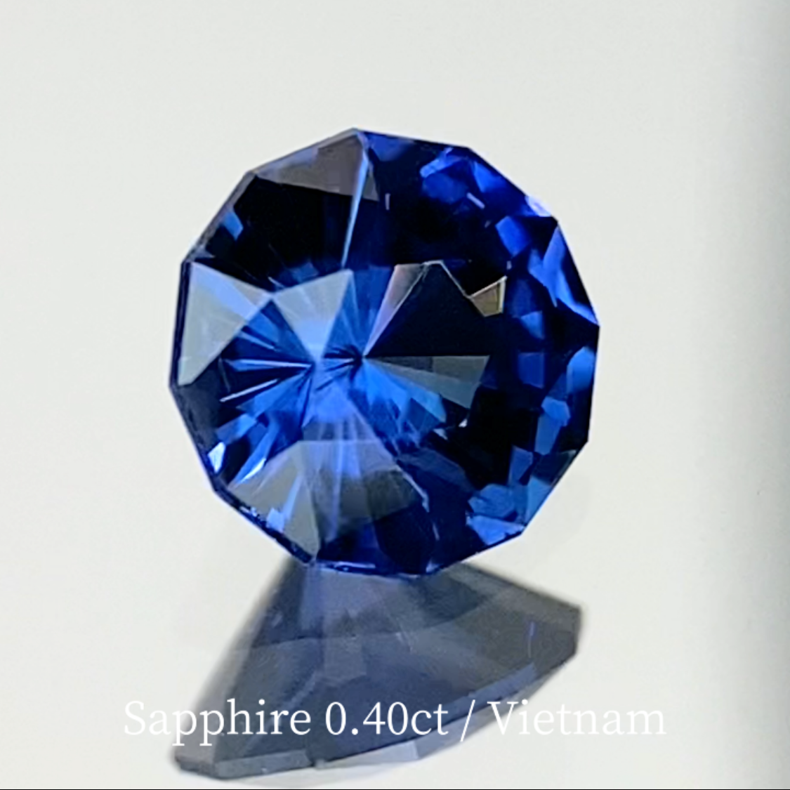 Sapphire 0.409ct / Vietnam