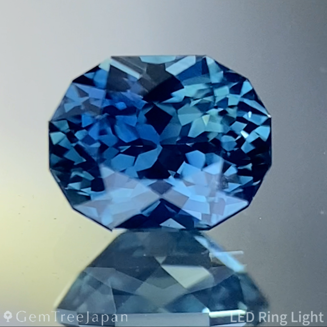 Greenish Blue Sapphire 0.605ct / Cameroon