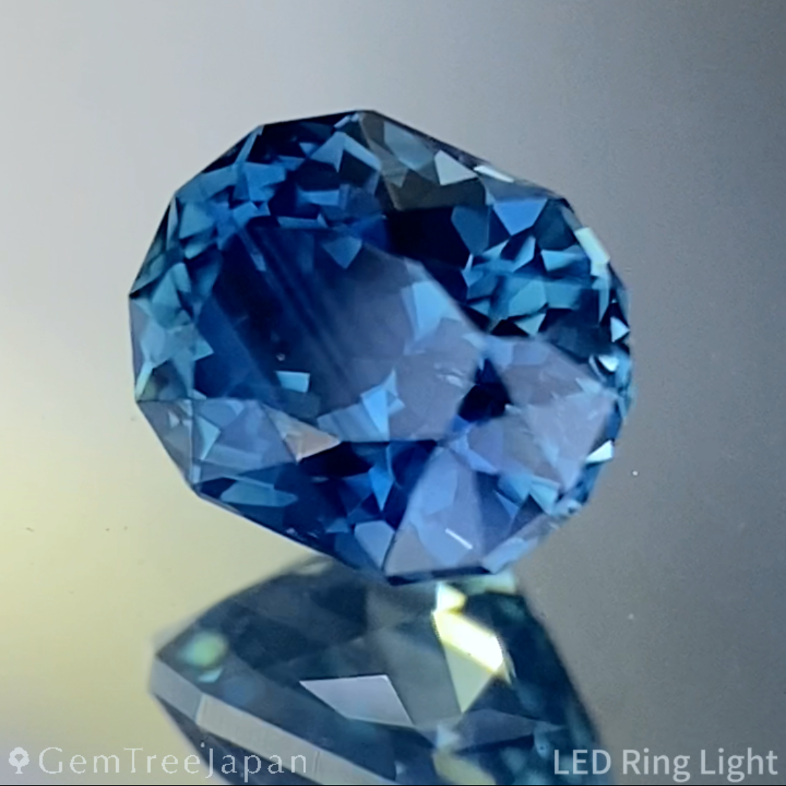 Greenish Blue Sapphire 0.605ct / Cameroon