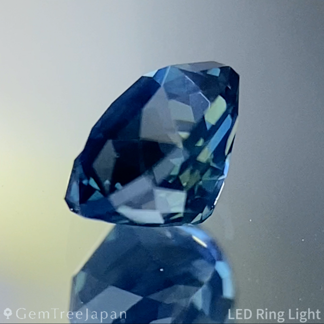Greenish Blue Sapphire 0.605ct / Cameroon