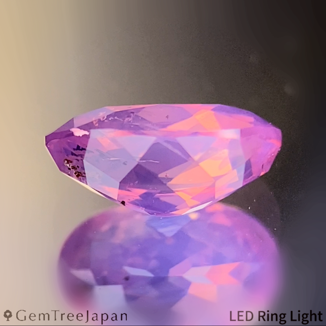 Un-Heat Padparadscha Sapphire 0.935ct / Sri Lanka
