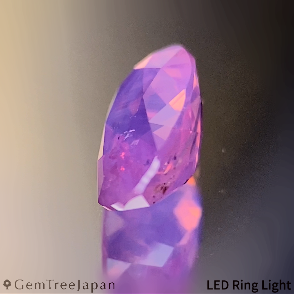 Un-Heat Padparadscha Sapphire 0.935ct / Sri Lanka