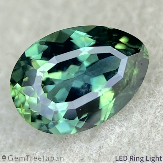 Yellowish Green Sapphire 1.022ct / Nigeria