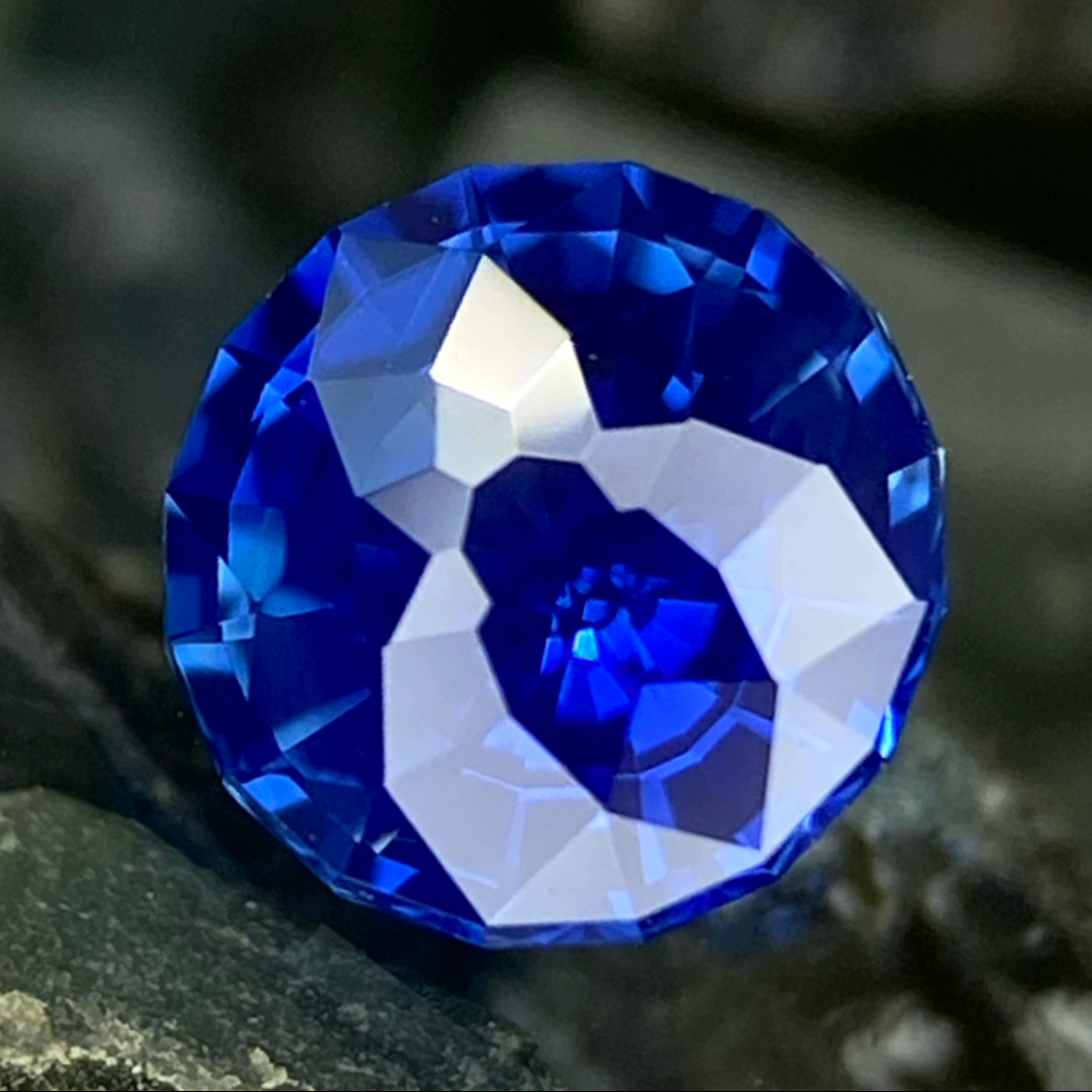 Un-Heat Cornflower Blue Sapphire 0.56ct / Madagascar