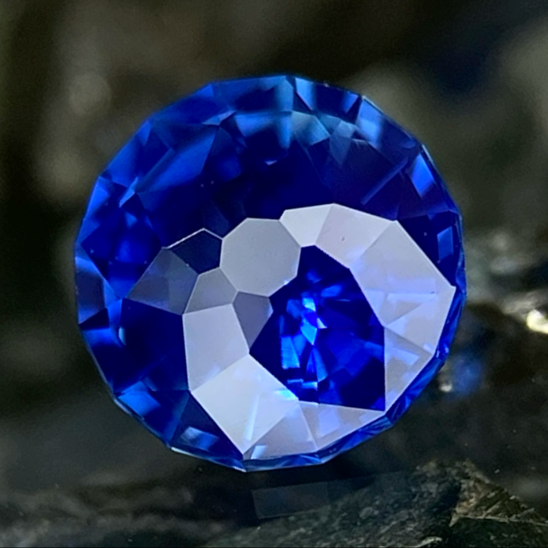 Un-Heat Cornflower Blue Sapphire 0.56ct / Madagascar