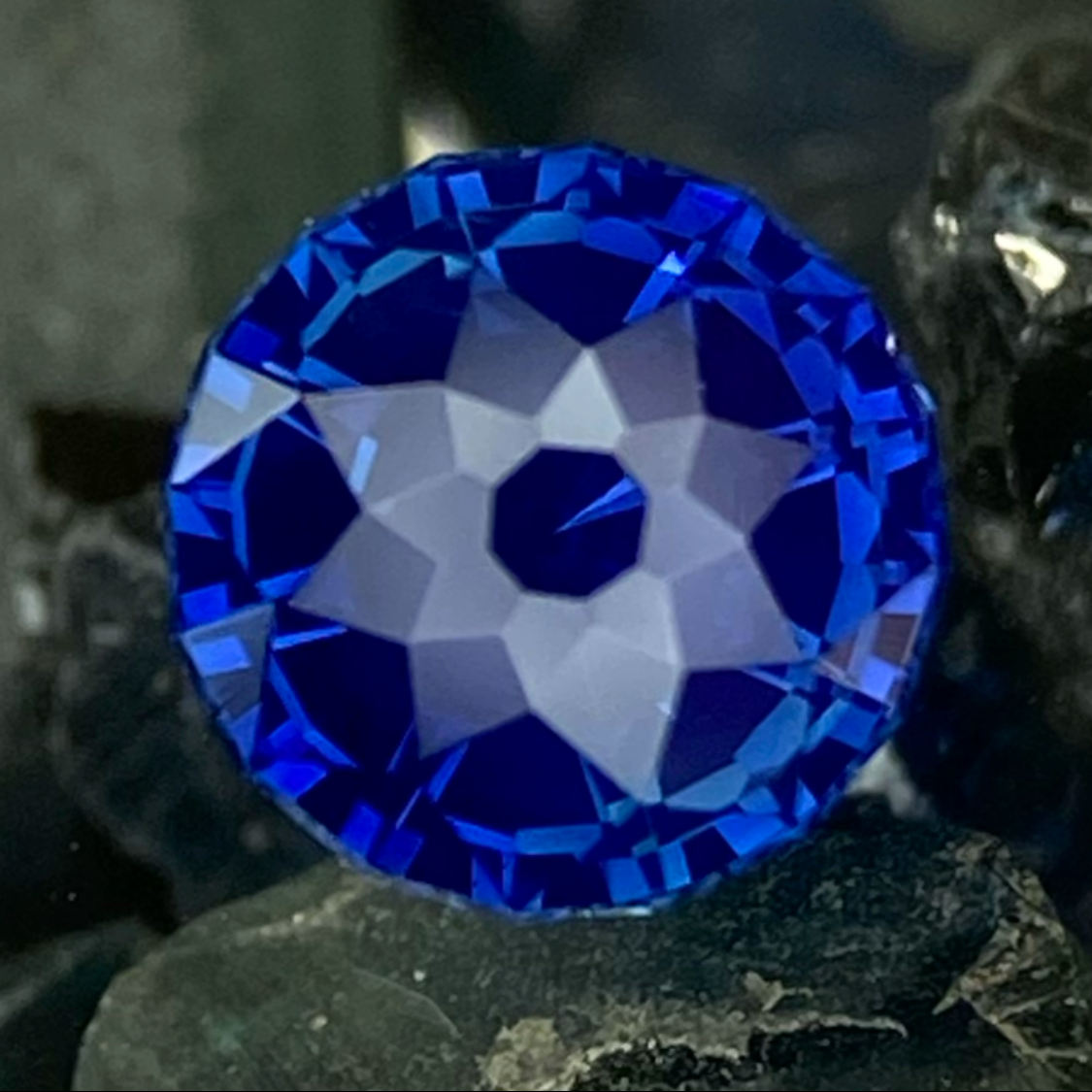 Un-Heat Cornflower Blue Sapphire 0.56ct / Madagascar