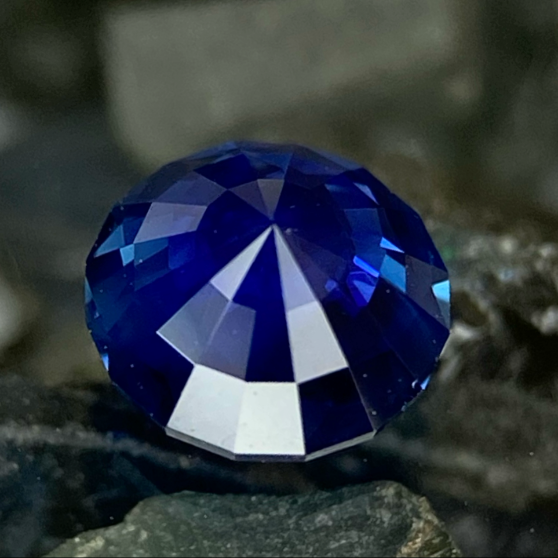 Un-Heat Cornflower Blue Sapphire 0.56ct / Madagascar