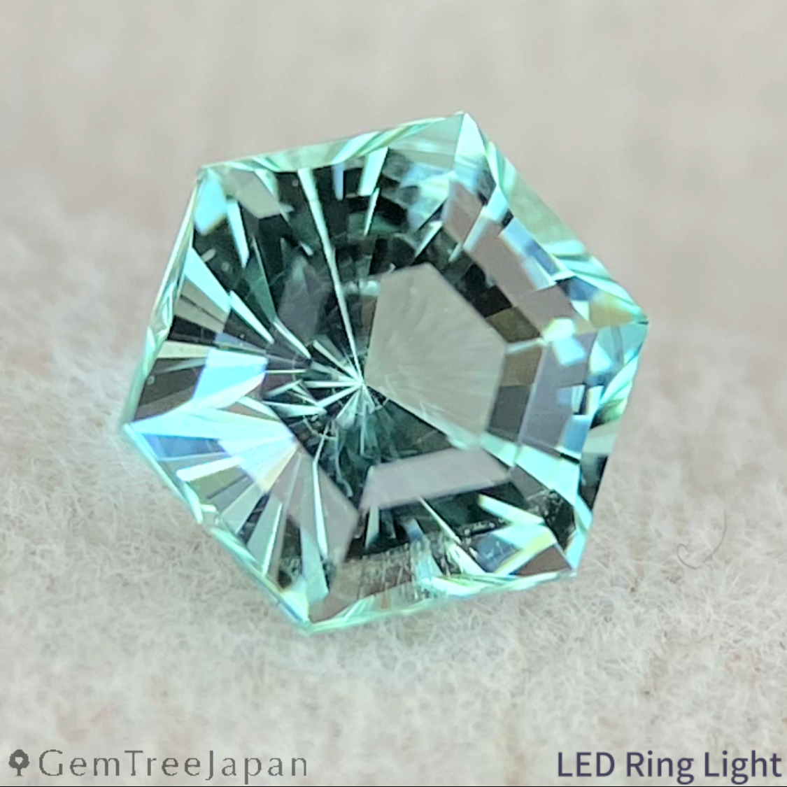 Green Beryl 0.58ct / Nigeria