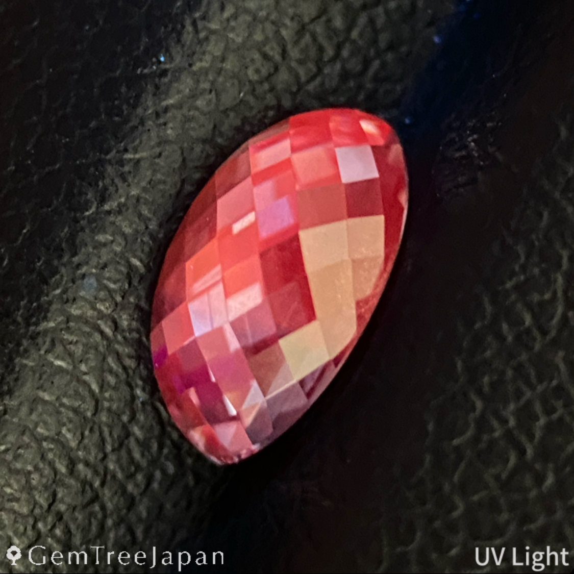 "Sleepy Rainbow" Un-Heat Parti-Color Sapphire 1.439ct / Kanchanaburi (Thailand)