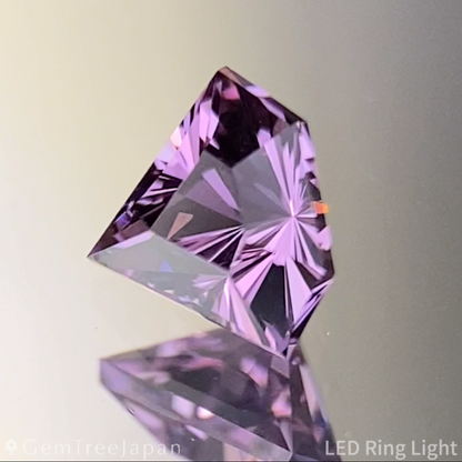 Pinkish Purple Spinel 0.357ct / Sri Lanka