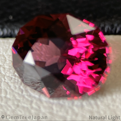Malaya Garnet 1.773ct / Tanzania