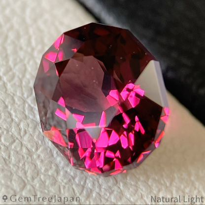Malaya Garnet 1.773ct / Tanzania
