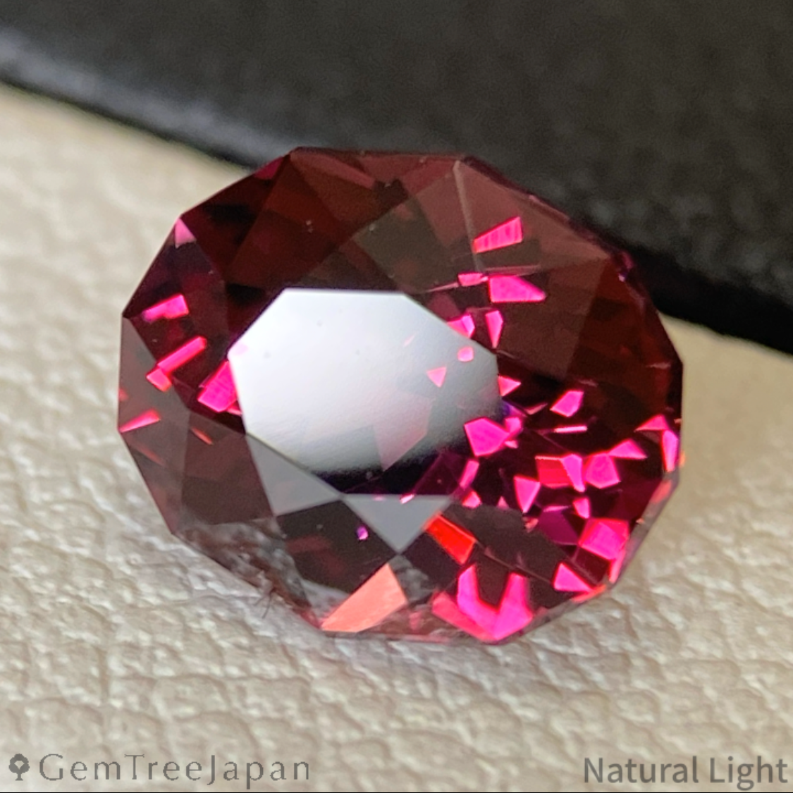 Malaya Garnet 1.773ct / Tanzania