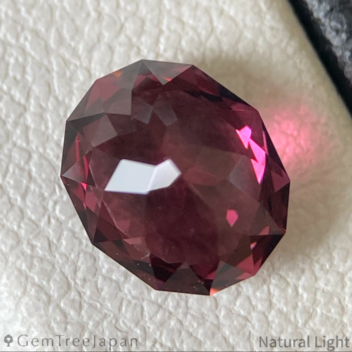 Malaya Garnet 1.773ct / Tanzania