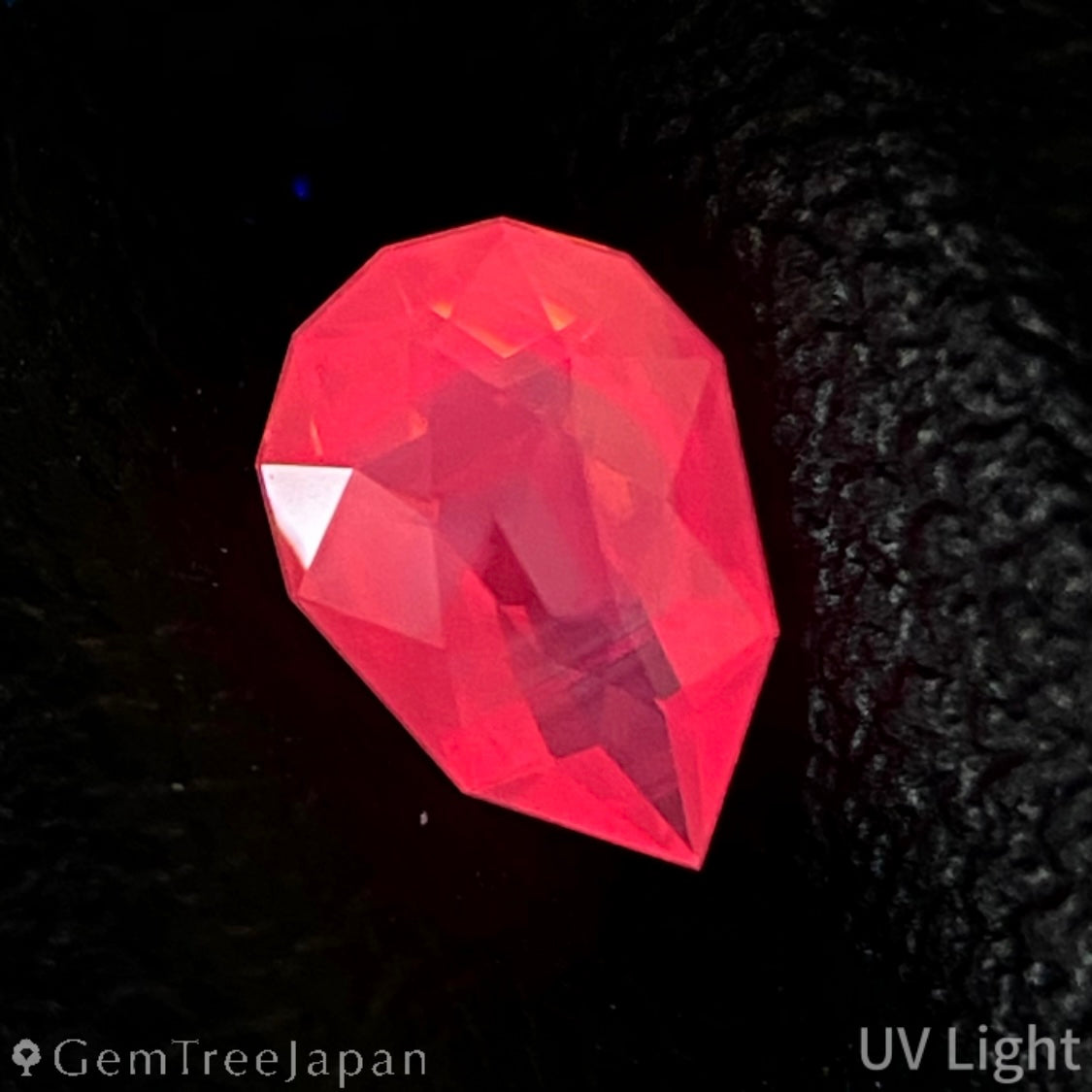 Un-Heat Padparadscha Sapphire 0.319ct / Vietnam