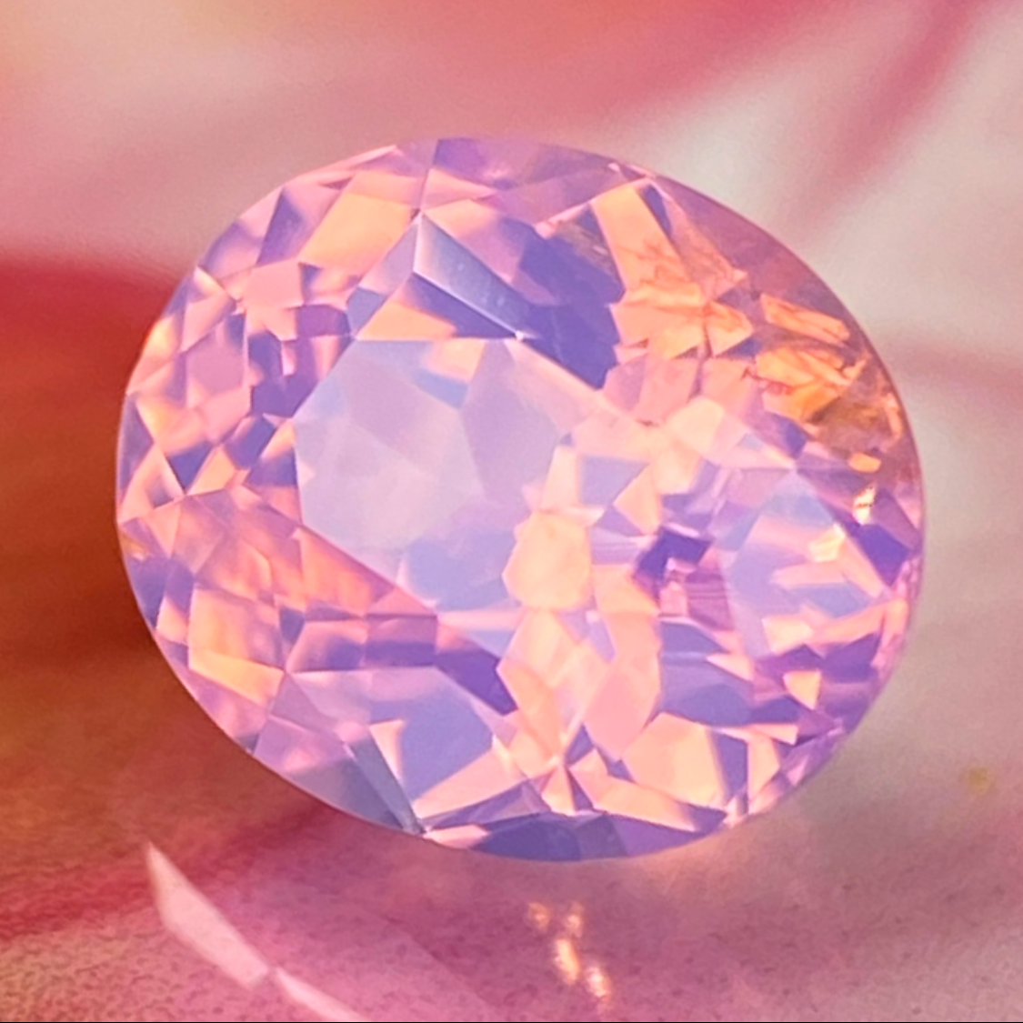 Un-Heat Silky Padparadscha Sapphire 0.658ct / Vietnam