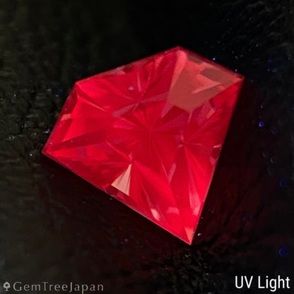 Pinkish Purple Spinel 0.357ct / Sri Lanka