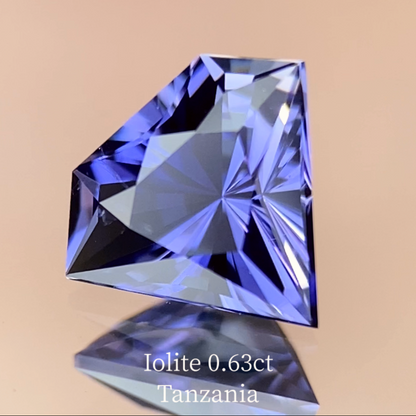 Iolite 0.63ct / Tanzania