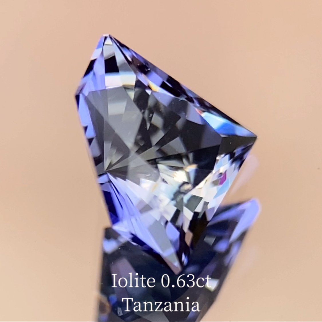 Iolite 0.63ct / Tanzania