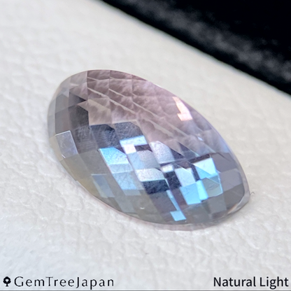 "Sleepy Rainbow" Un-Heat Parti-Color Sapphire 1.439ct / Kanchanaburi (Thailand)