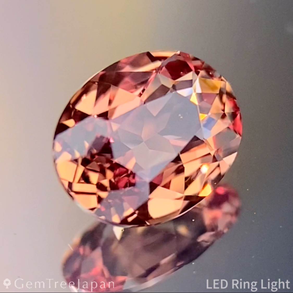 Un-Heat Padparadscha Sapphire 0.540ct / Madagascar