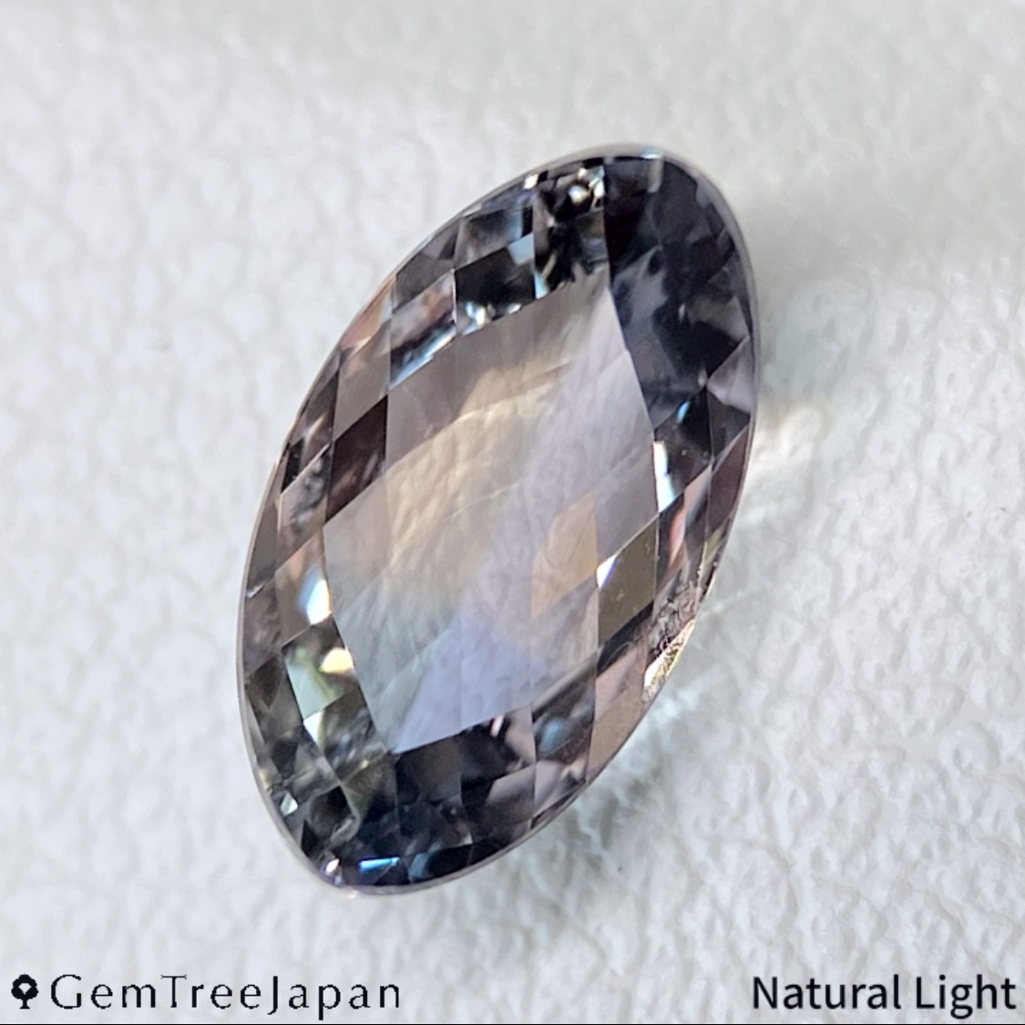 "Sleepy Rainbow" Un-Heat Parti-Color Sapphire 1.439ct / Kanchanaburi (Thailand)