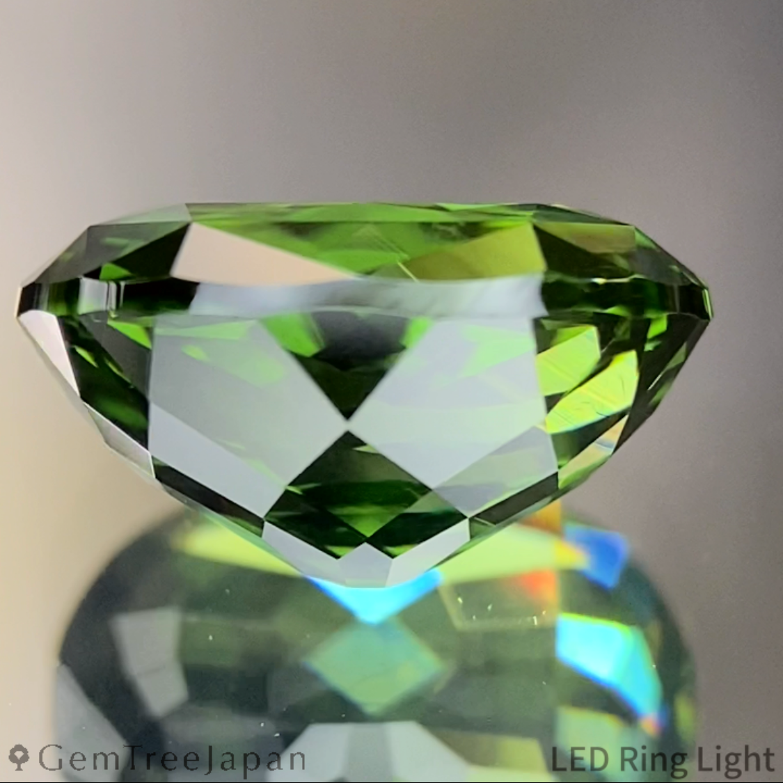 Green Zircon 3.649ct / Madagascar