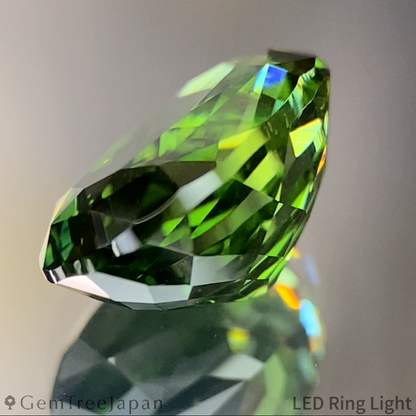 Green Zircon 3.649ct / Madagascar
