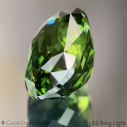 Green Zircon 3.649ct / Madagascar