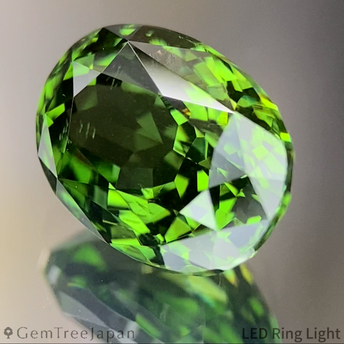 Green Zircon 3.649ct / Madagascar
