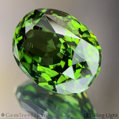 Green Zircon 3.649ct / Madagascar