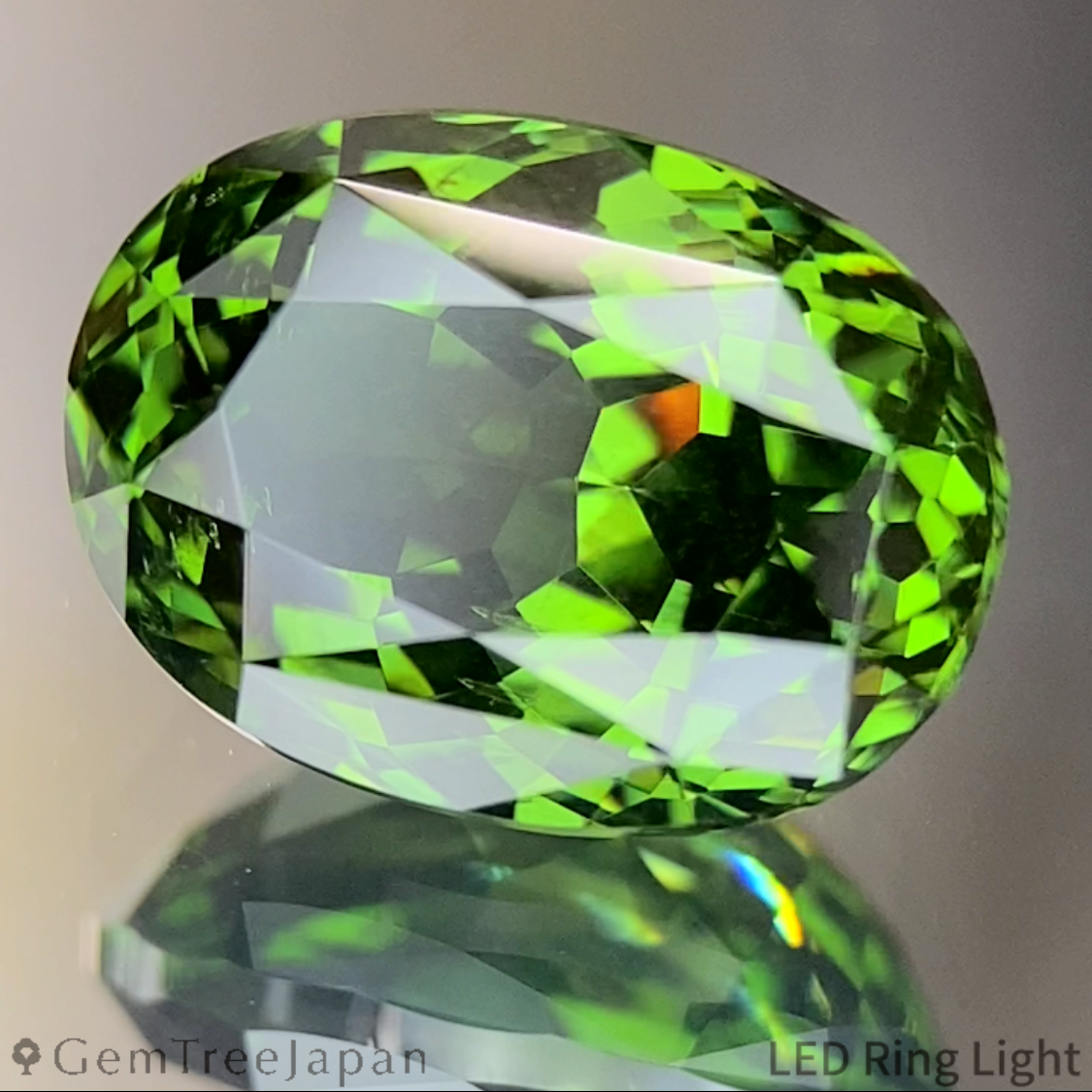 Green Zircon 3.649ct / Madagascar