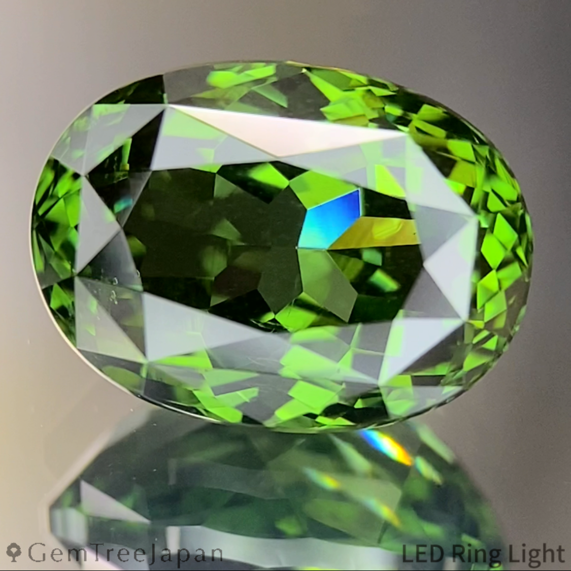 Green Zircon 3.649ct / Madagascar
