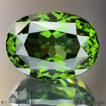 Green Zircon 3.649ct / Madagascar