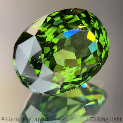 Green Zircon 3.649ct / Madagascar