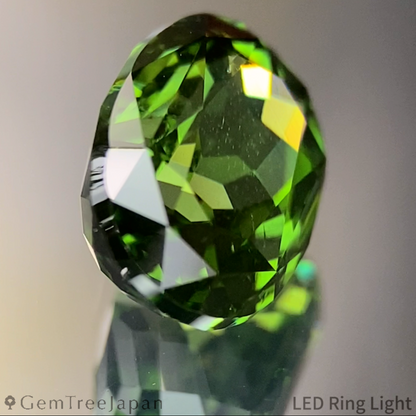 Green Zircon 3.649ct / Madagascar