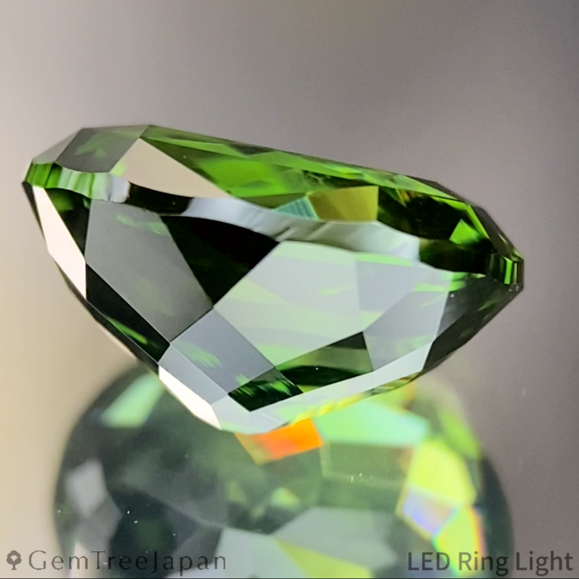 Green Zircon 3.649ct / Madagascar