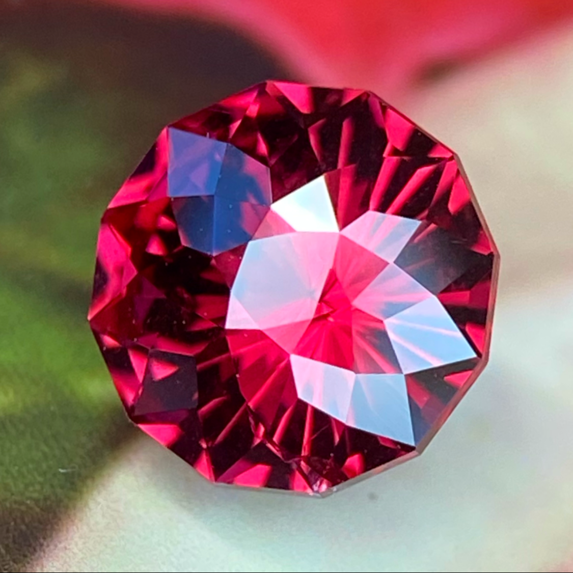 Rhodolite Garnet 1.44ct / Vietnam 