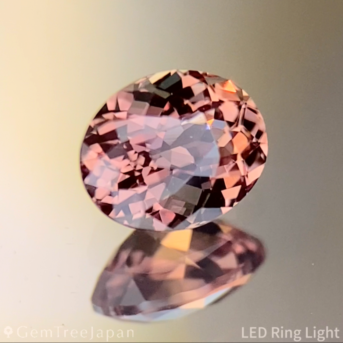 Purplish Orange Sapphire 0.530ct / Madagascar