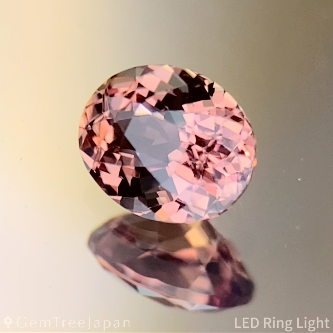 Purplish Orange Sapphire 0.530ct / Madagascar