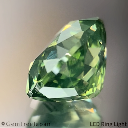 Green Zircon 2.599ct / Sri Lanka