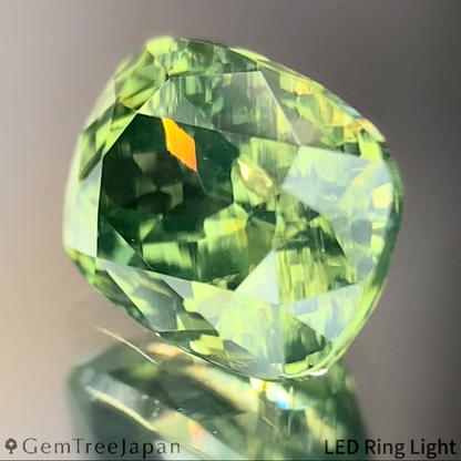 Green Zircon 2.599ct / Sri Lanka