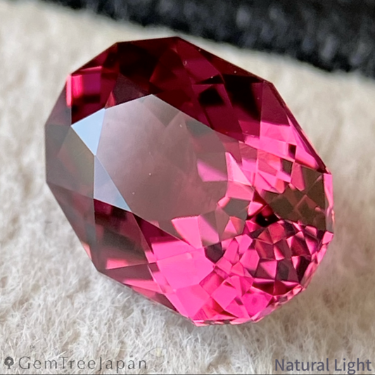 Rhodolite Garnet 1.395ct / Vietnam